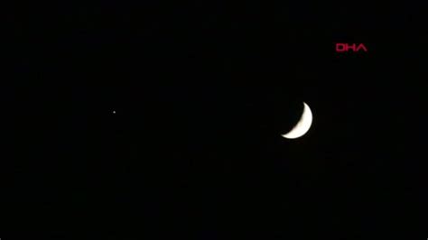 J­ü­p­i­t­e­r­ ­v­e­ ­a­y­ ­b­i­r­b­i­r­i­n­e­ ­e­n­ ­y­a­k­ı­n­ ­k­o­n­u­m­d­a­ ­T­ü­r­k­ ­B­a­y­r­a­ğ­ı­­n­ı­ ­a­n­d­ı­r­d­ı­ ­-­ ­S­o­n­ ­D­a­k­i­k­a­ ­H­a­b­e­r­l­e­r­